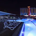 Kum Hotell