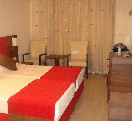 Kum Hotel Side